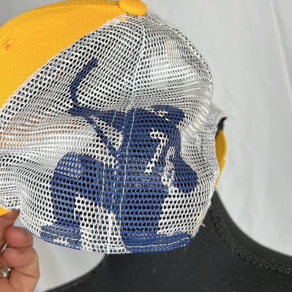 Lids Nashville Predators Gold SnapBack Trucker Hat with Hockey Player De… - Picture 3 of 6